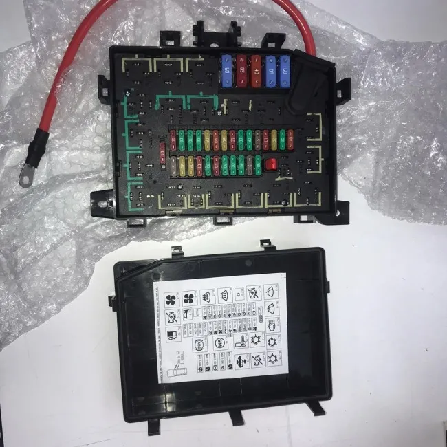 Range Rover P38 Sigorta Tablası YQE103410
